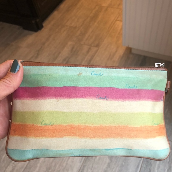 Coach wristlet - Picture 2 of 7